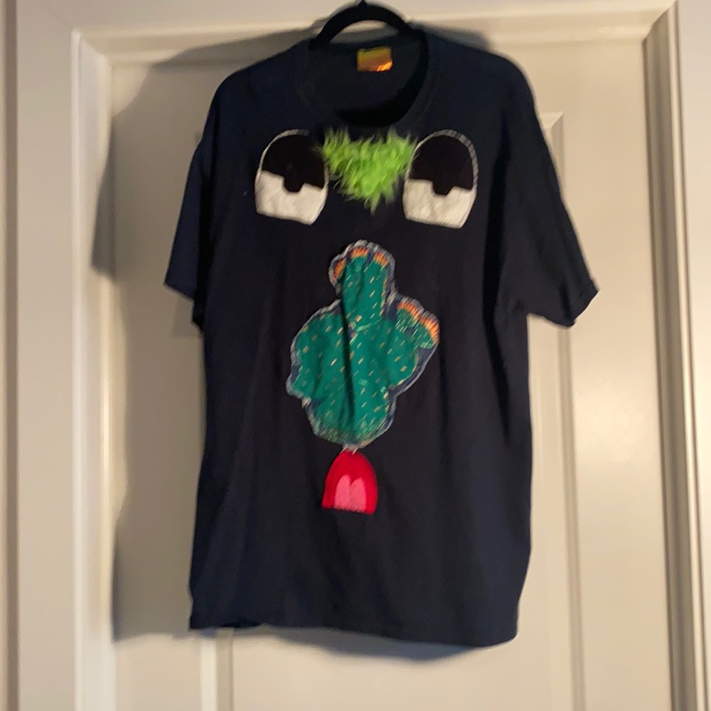 Funky tee